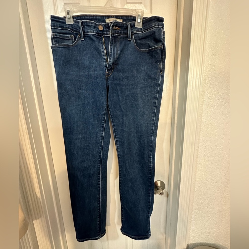 Levi’s Sz 14S mid rise skinny stretch medium blue jeans great condition